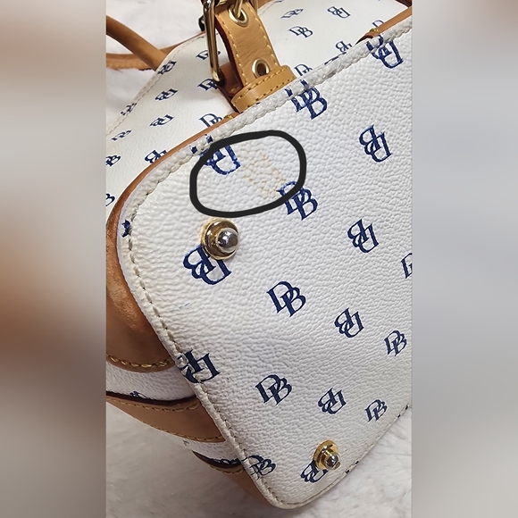 Dooney & Bourke Vintage Crossbody /Shoulder  Bag with card Holder. - Picture 9 of 17